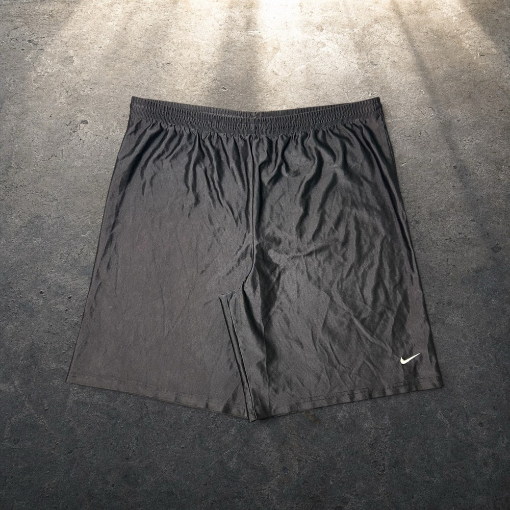 Nike Black Athletic Gym Shorts Swoosh Logo L Vintage Skater Baggy Goth 90s